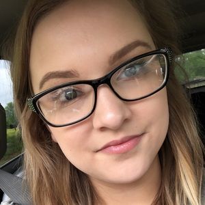 Meet your Posher, Laci